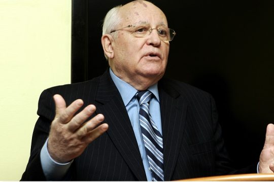 Σπάνια άνοιξη ειρήνης με Γκορμπατσόφ