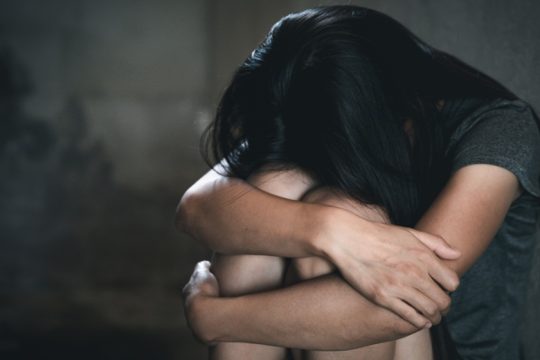 Θύμα άγριου ξυλοδαρμού νεαρή γυναίκα στο Βόλο