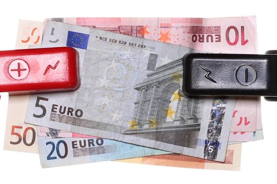 «Ηλεκτρισμένος» ο νέος προϋπολογισμός