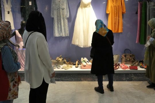 Διαδηλώσεις στο Ιράν για τον θάνατο 22χρονης που συνελήφθη χωρίς μαντίλα