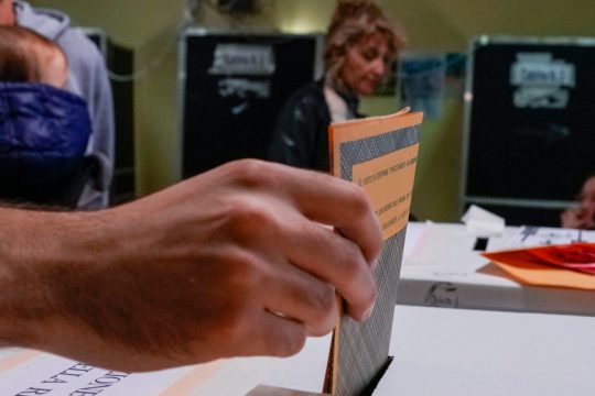 Εκλογές σε κλίμα ανησυχίας στην Ιταλία – Η ακροδεξιά προ των κυβερνητικών πυλών