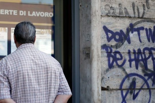 Ανεργία και χαμηλές απολαβές πλήττουν πάνω από 9 εκατ. Ιταλούς
