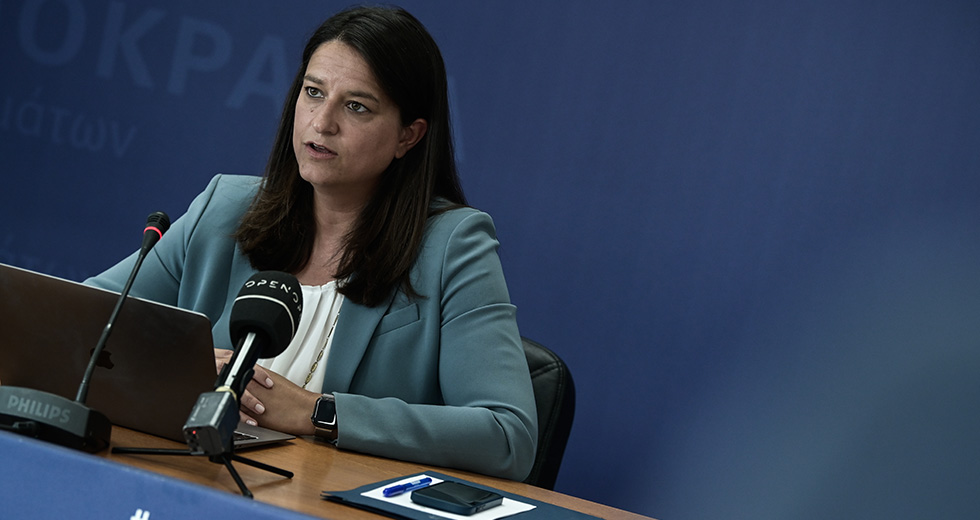 Πίσω από τις απατηλές διακηρύξεις του υπουργείου Παιδείας