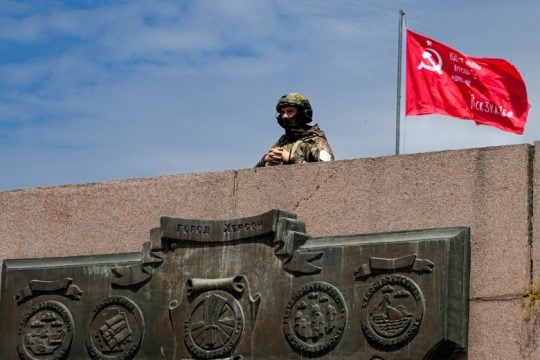 Σε δημοψηφίσματα προχωρούν οι αυτονομιστές στις ελεγχόμενες από τη Ρωσία περιοχές