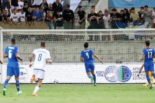 Η πρώτη «στραβή»
