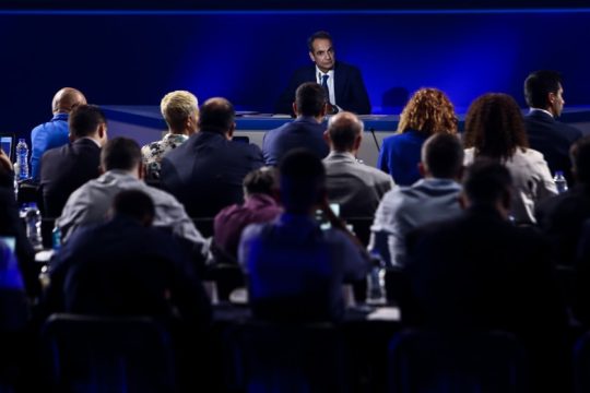 Μητσοτάκης με προστασία λίστας Πέτσα