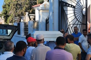 Τώρα μήπως, μπροστά στο φέρετρο, θα ντραπείτε κύριε Μηταράκη;