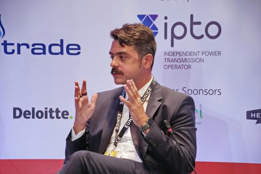 Κρίσιμες παράμετροι οι διάδρομοι μεταφοράς ενέργειας στα Βαλκάνια και η αποθήκευση για την επιτάχυνση των ΑΠΕ