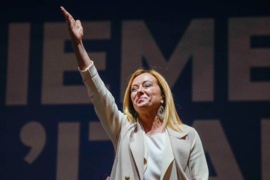 Ανησυχία για τις επιπτώσεις στο μεταναστευτικό από τη νίκη της ακροδεξιάς στην Ιταλία