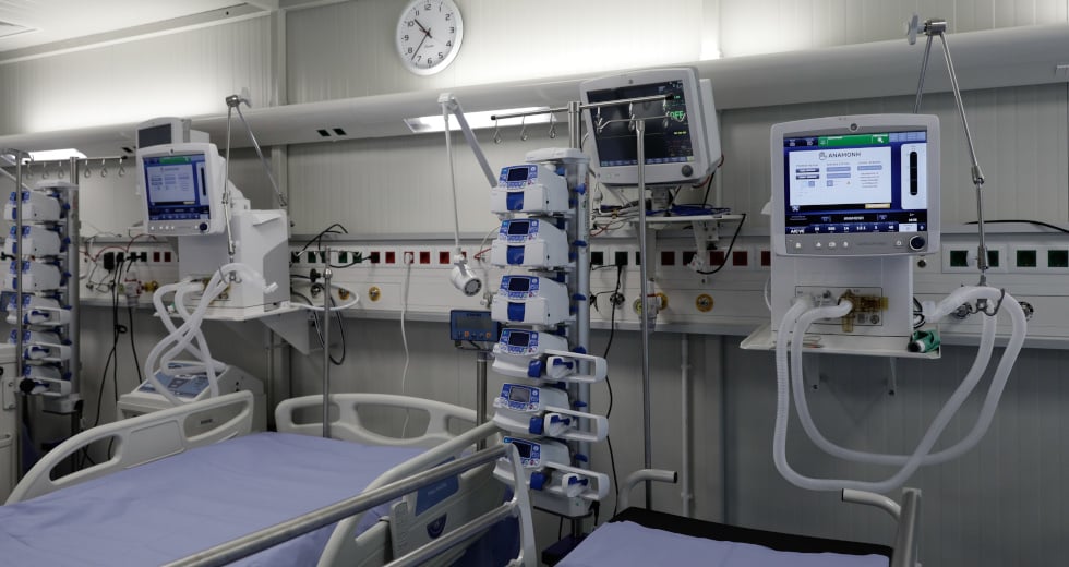 Σημαντική αύξηση κρουσμάτων, καλύτερη η εικόνα για θανάτους και διασωληνώσεις