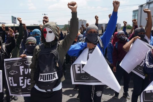 Τρίτη μέρα συγκρούσεων στο Μεξικό για την εξαφάνιση 43 φοιτητών