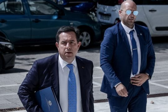 Ο Ν. Μηταράκης πετάει την μπάλα στη Δικαιοσύνη