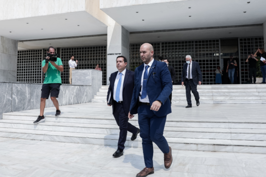 Έργα με πέπλο αδιαφάνειας στο υπ. Μετανάστευσης