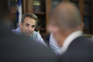 «Παιχνίδια» με τον εκλογικό νόμο