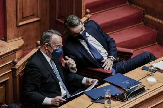 Τα στοιχεία Eurostat και ΕΛΣΤΑΤ γκρεμίζουν το αφήγημα του Μαξίμου