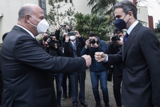 «Κεραυνοί» ΣΥΡΙΖΑ κατά Μαξίμου: Χειραγωγούν τη Δικαιοσύνη, στα όρια παρακράτους