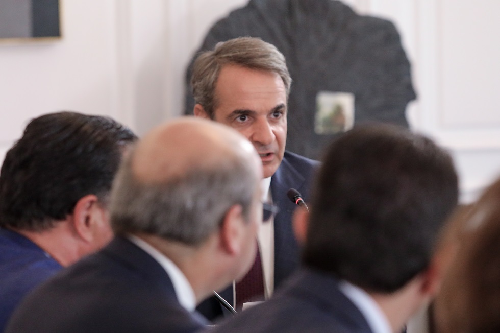 Οι αρχηγοί παρέρχονται, οι παρατάξεις μένουν