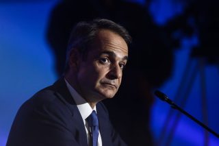 Εσωκομματικές ρωγμές στη Ν.Δ. με φόντο το απόρρητο