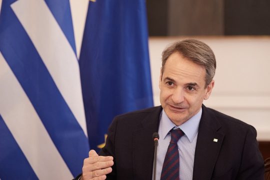 «Μην του μιλάτε του παιδιού»!