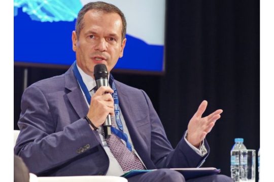 Μάνος Μανουσάκης (ΑΔΜΗΕ): Επιτάχυνση των ενεργειακών επενδύσεων, παρά τις δύσκολες συνθήκες στην αγορά