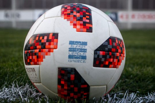 «Τρίζουν» τα θεμέλια του επαγγελματικού ποδοσφαίρου