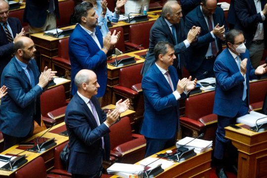 «Γαλάζια» σπέκουλα για αλλαγή ατζέντας