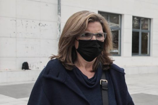 «O Πέτρος δεν είναι βιαστής» υποστηρίζει η σύζυγος του Φιλιππίδη