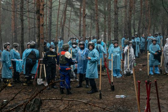 «Εγκλήματα πολέμου» λέει ο Ζελένσκι, εγκαταλείψατε τους νεκρούς απαντά η Ρωσία