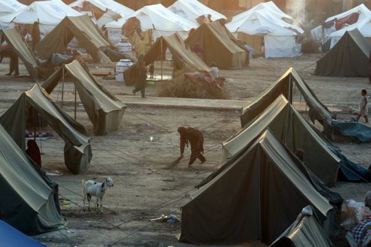 Ελλείψεις τροφίμων στο Πακιστάν, αγώνας να σωθεί ηλεκτροπαραγωγικός σταθμός από τις πλημμύρες