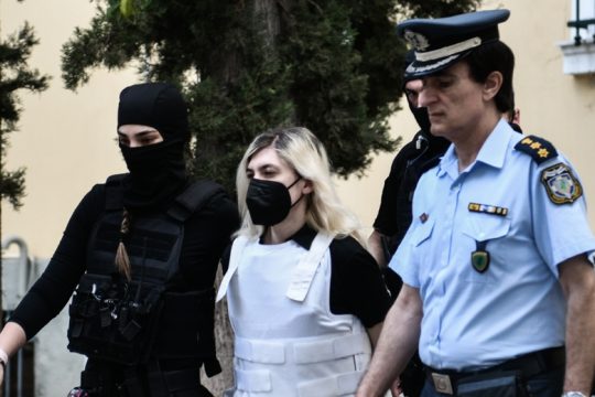 Τι κατέθεσαν οι ιατροδικαστές για τους θανάτους Μαλένας και Ίριδας