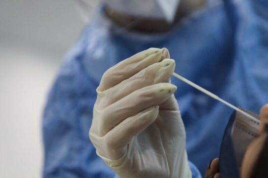 Ερευνα για καρτέλ στα rapid tests