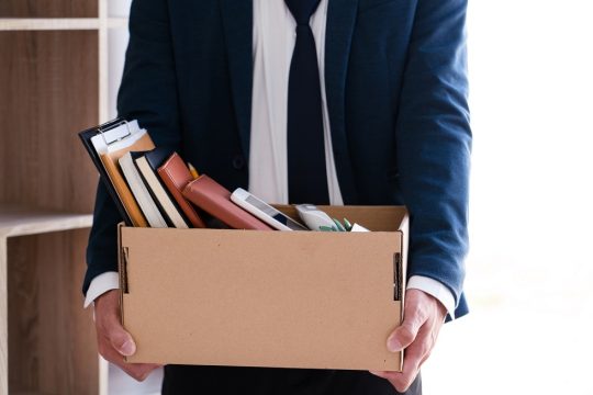Σε αναζήτηση νοήματος και αξιοπρέπειας