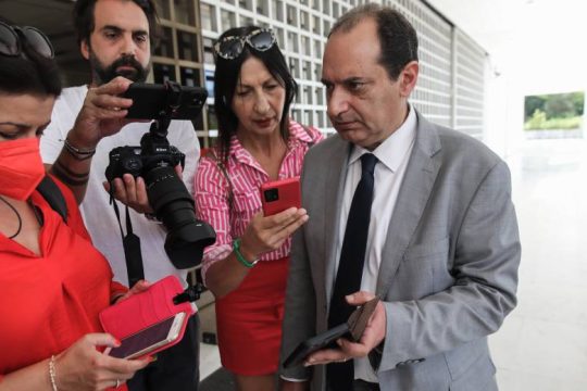 Δεν έχουν τέλος οι αποκαλύψεις του σκανδάλου υποκλοπών