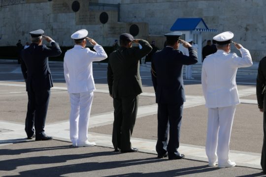 Στα «κάγκελα» οι στρατιωτικοί με τα δήθεν μέτρα