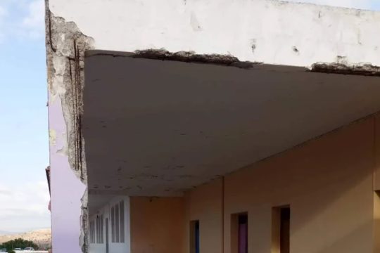 Κρήτη: Απαράδεκτη εικόνα σχολείου στο Καστέλλι – Ζητούν άμεση συντήρηση