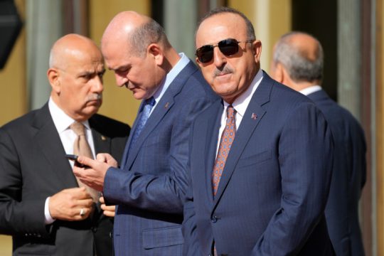 Ενόχληση Τσαβούσογλου με Γερμανία-ΗΠΑ και νέες προειδοποιήσεις