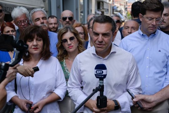 «Ο κ. Μητσοτάκης ακούει τις συνομιλίες των πολιτικών αντιπάλων αντί για την απόγνωση της κοινωνίας»