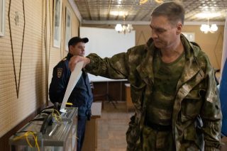 Δημοψηφίσματα εν μέσω ακραίας έντασης στην Ουκρανία