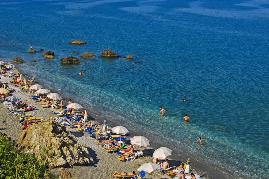 Τέσσερις παραλίες που θα τις λατρέψετε