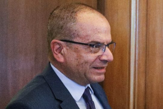 Καταιγισμός αποκαλύψεων στην Εξεταστική για τις υποκλοπές
