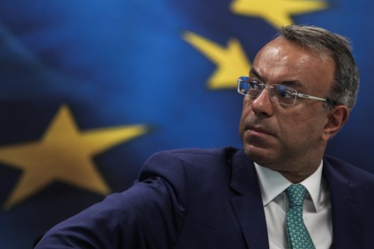 Τρία «όχι» Σταϊκούρα και μια υπόσχεση σε αναμονή για το επίδομα θέρμανσης