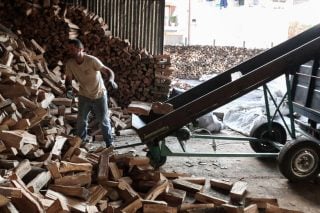To ξύλο βγήκε από… την κόλαση της ενεργειακής φτώχειας