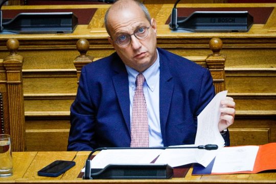«Χυδαιότητα» είδε ο Γ. Οικονόμου στο άρθρο του Αλ. Τσίπρα