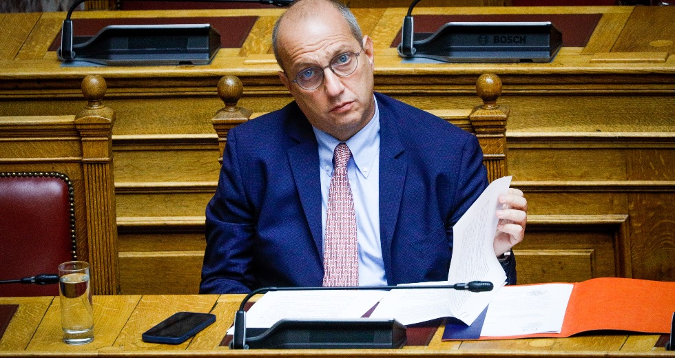 «Χυδαιότητα» είδε ο Γ. Οικονόμου στο άρθρο του Αλ. Τσίπρα