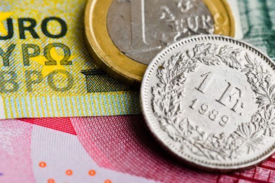 Τροπολογία ΠΑΣΟΚ για τους δανειολήπτες ελβετικού φράγκου