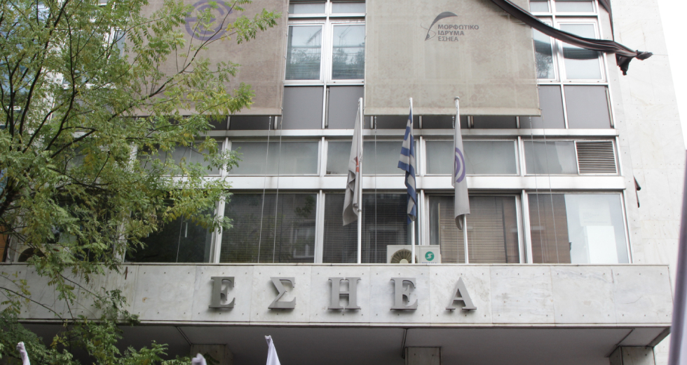 ΕΣΗΕΑ: «Να απομακρυνθούν αμέσως τα τηλεοπτικά συνεργεία από το σπίτι της 12χρονης»