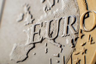 Καυτό εξάμηνο του ευρώ μέχρι την άνοιξη του 2023