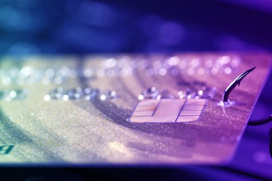 Ψαρεύοντας… καταθέσεις σε θολά τραπεζικά νερά