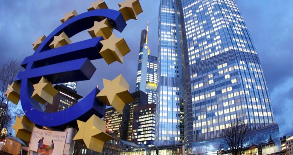 Μεγάλη αύξηση επιτοκίων ετοιμάζει η ΕΚΤ παρά τον κίνδυνο πληθωριστικής έκρηξης