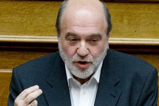 Και ο Αλεξιάδης θεωρεί αντικαταστατική την «διπλή» κάλπη στο ΣΥΡΙΖΑ
